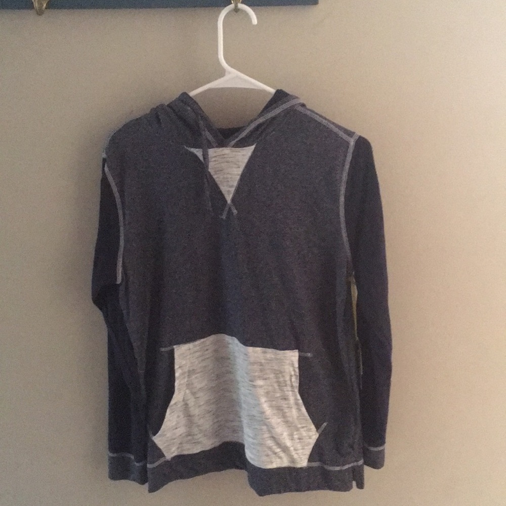 Broken Threads Men’s small hoodie